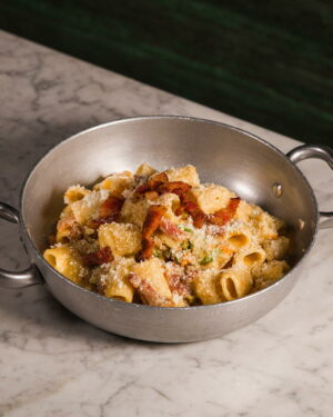 Carbonara con fiori di zucca