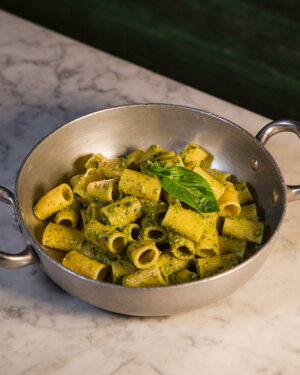 Pasta al pesto e basilico